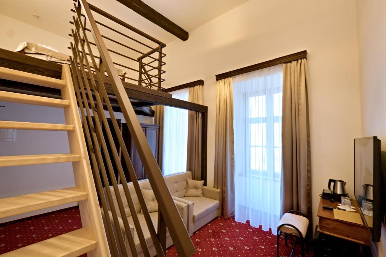 Zamek Wichterle - Hotel A Pivni Lazne Slavicin ภายนอก รูปภาพ